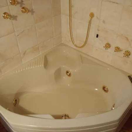 Iolanda Vorno Lucca Bed and breakfast